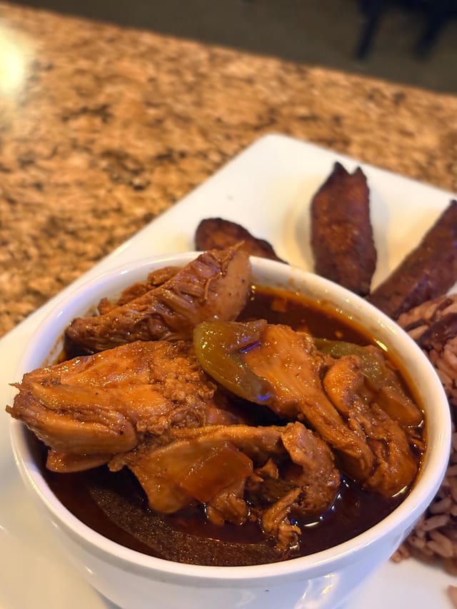 (NEW) BONELESS BROWN STEW CHICKEN.
