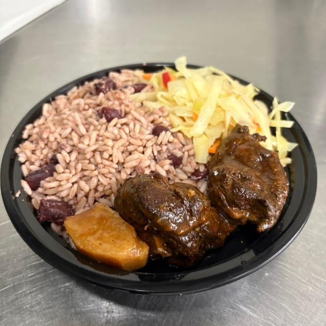 BROWN STEW CHICKEN LUNCH BOWL