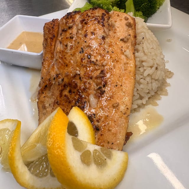 Irie Lemon Butter Salmon (5 ounce)
